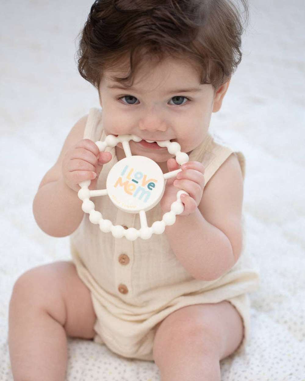 Bella Tunno - I Love Mom Happy Teether: Off White