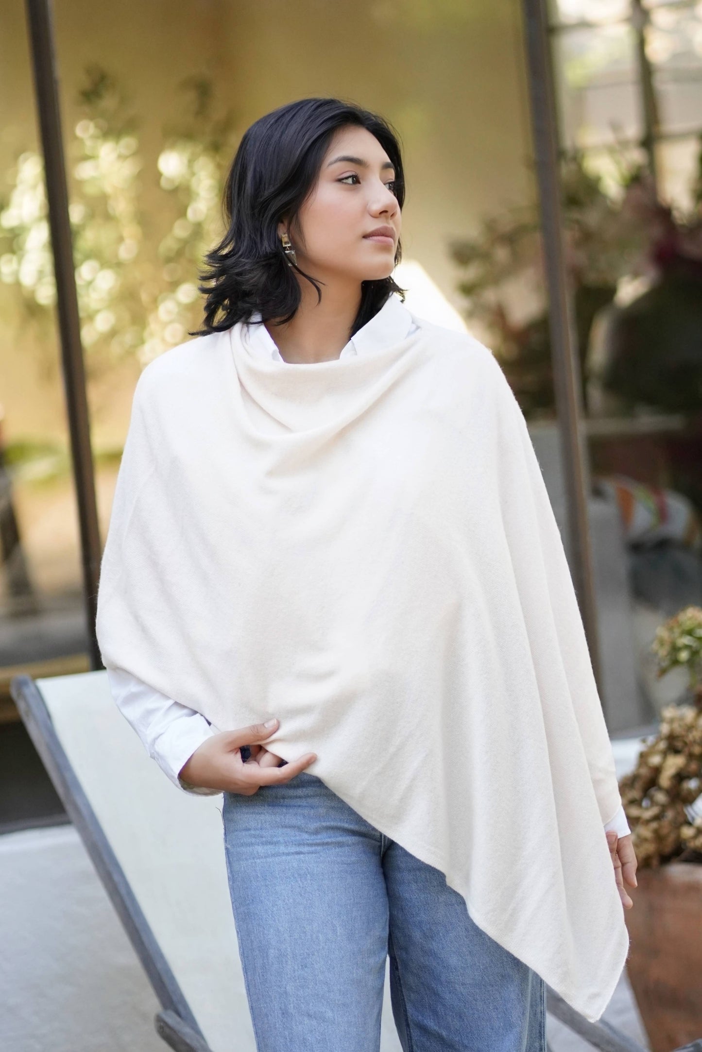 Cashmere Poncho in Pastel Pink